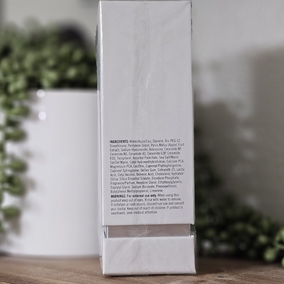 Rodan + Fields Active Hydration Serum - White - Picture 2 of 4